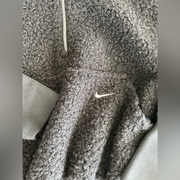 Nike women half zip black sports sweatshirt NWT - Picture 9 of 10